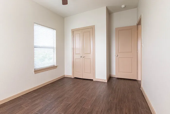 621 Bernard St #12 — Photo 14