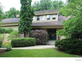 4518 Walden Dr, Bloomfield Hills, MI