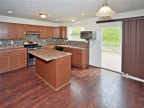 2nd image of 3020 Juniper Ct