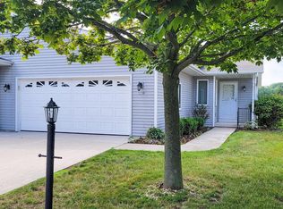 1714 Cedar Ct, Manitowoc, WI 54220