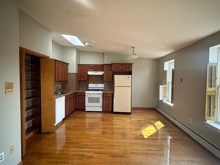 208 Wooster St #2 — Photo 3