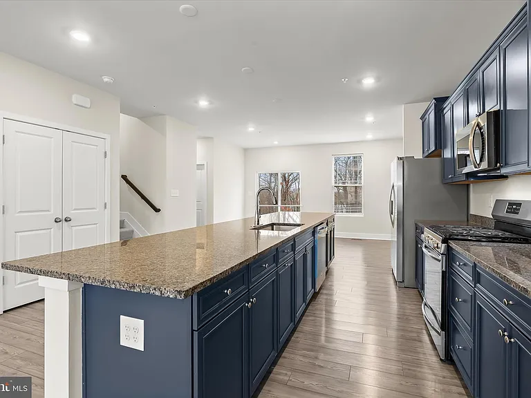 304 Sweetbay Rd — Photo 15