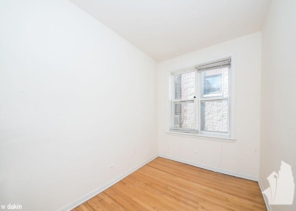 1st image of 912 W Dakin St #225