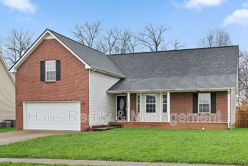 3 bed, 2.0 bath, 1905 sqft, $1,750 — Photo 3