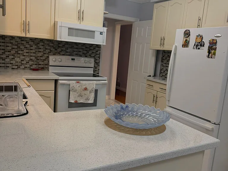 3252 Flanagan Cres — Photo 10