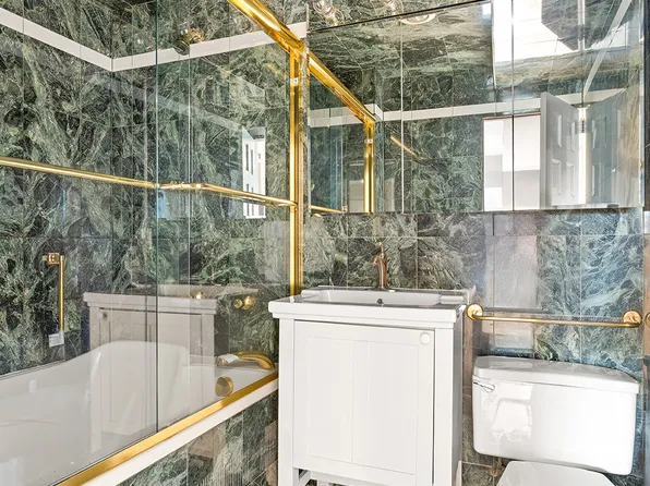 485 West 22nd Street image 12 of 19