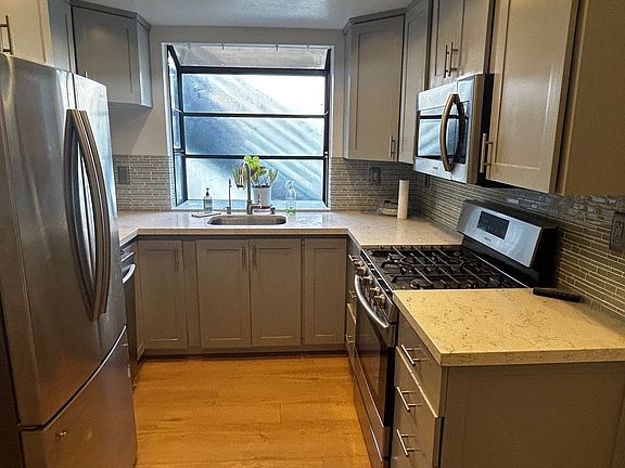3rd image of 4540 Oregon St Unit 3