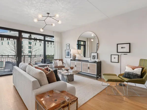 1120 S 2nd St APT 203, Minneapolis, MN 55415