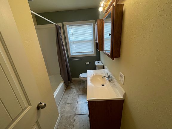 5th image of 447 N 1st East St