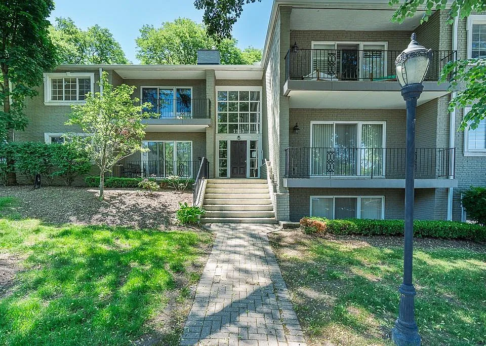 1113 N Old Woodward Ave #38