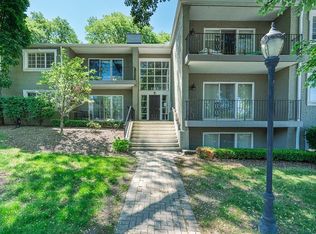 1113 N Old Woodward Ave Unit 38, Birmingham, MI 48009