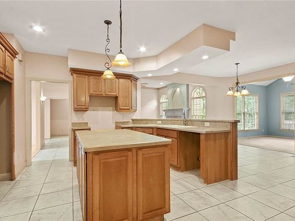 5th image of 111 Alabaster Ave