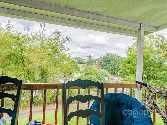5th image of 8 Harmony Ln