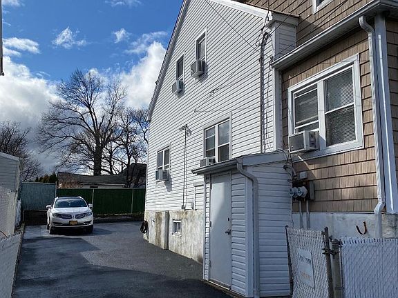 4th image of 288 Nelson Ave #1