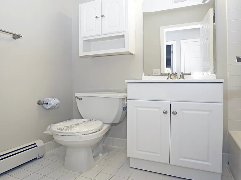Saddle Brook Apartments — Photo 6