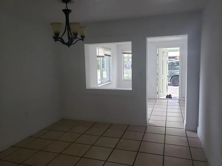 364 Johnston St — Photo 5