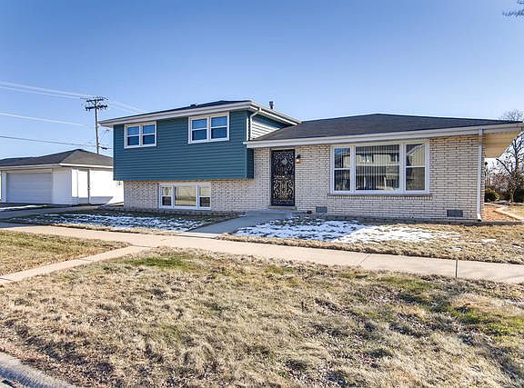 2nd image of 8401 Melvina Ave