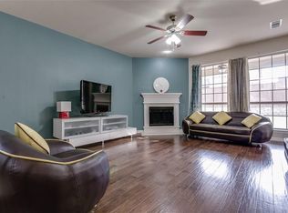 320 Chester Dr, Lewisville, TX 75056