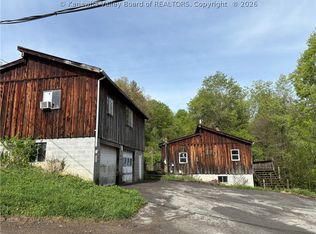 139 Dakota Dr, Scarbro, WV 25917