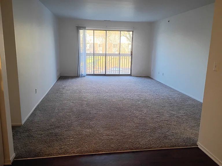 Prentiss Pointe Apartments — Photo 295