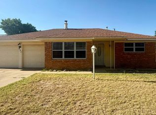 831 Trailing Heart Rd, Roswell, NM 88201