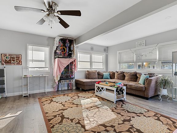 2nd image of 1704 Star Ave