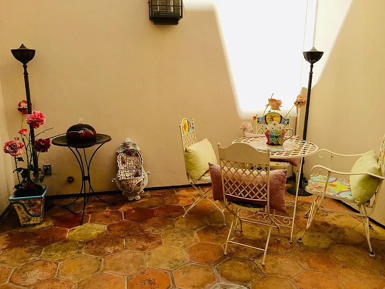 Spacious SkyView Atrium Patio Off Full Kitchen Area