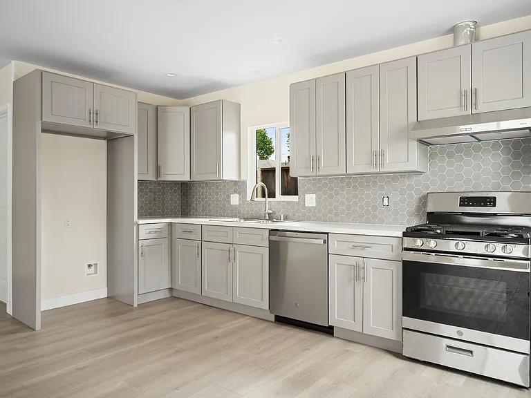 2657 N Brighton St #9 — Photo 7