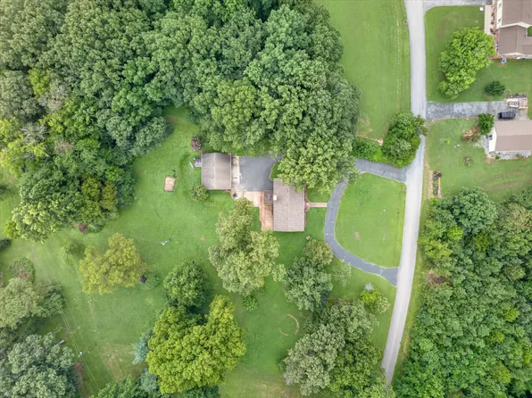 252 Edgewood Dr, Cadiz, KY 42211