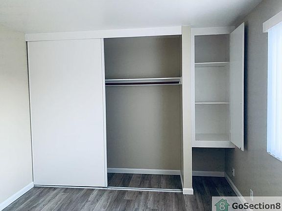 5th image of 6646 Macarthur Blvd #21