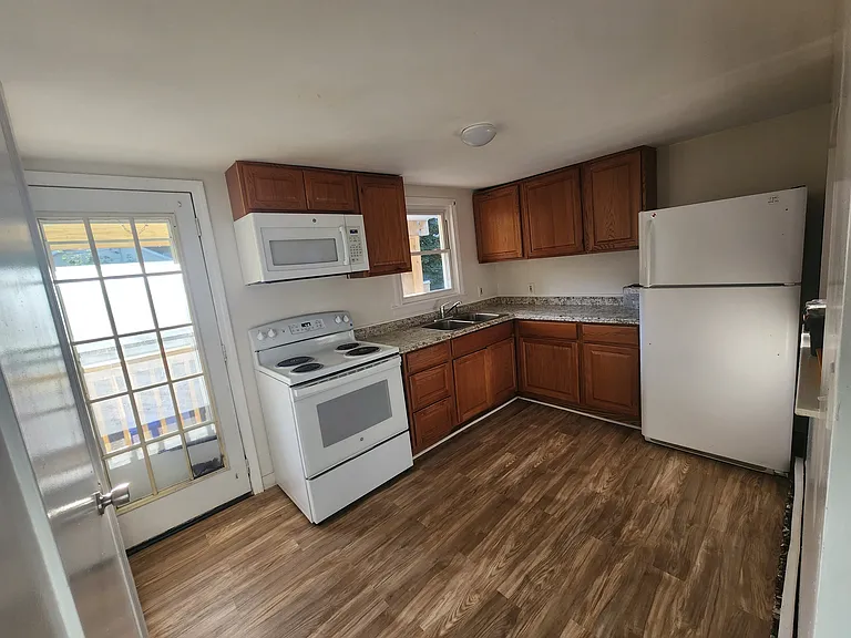 328-332 Central Ave #3B — Photo 1