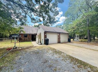 105 Summit Ridge Dr, Tahlequah, OK 74464