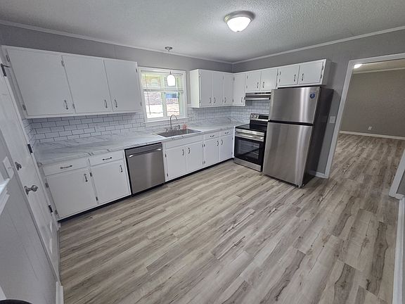3rd image of 272 Vreeland St