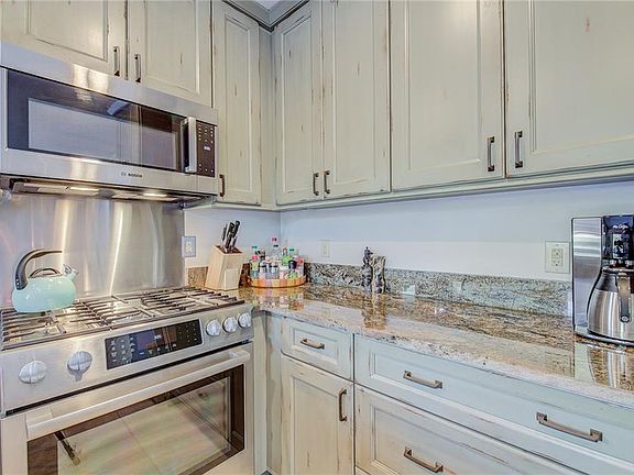 4th image of 457 Tordal Way