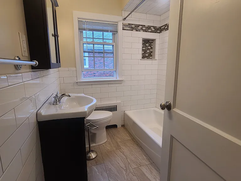 163 Everett St #3 — Photo 7