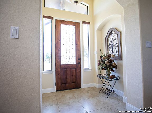 4th image of 105 Abrego Lake Dr