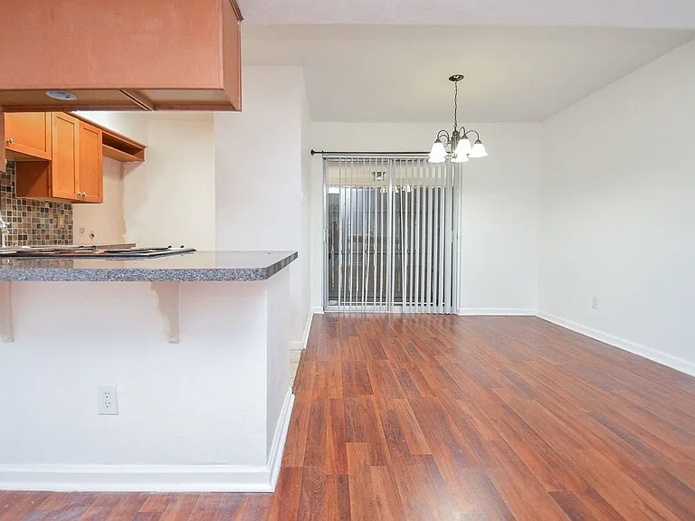 515 Tallowood Rd #1 — Photo 7