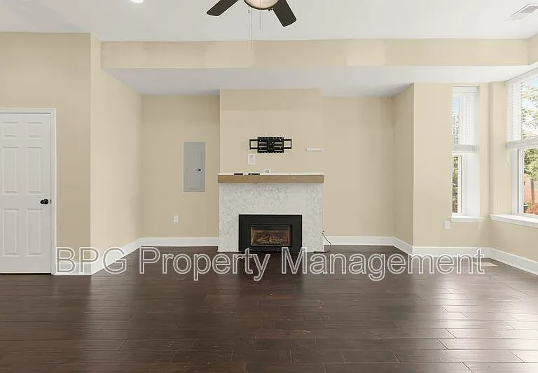 1027 7th St NE — Photo 32