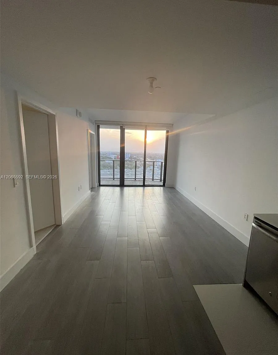 3401 Midtown Condo — Photo 3