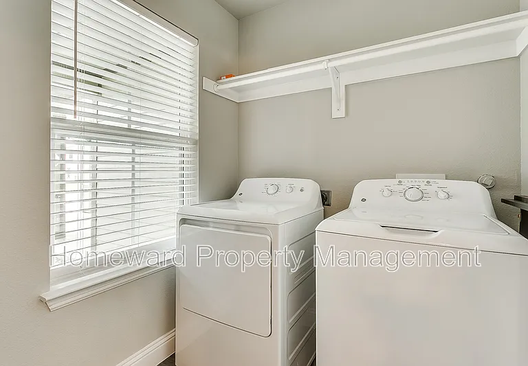 3904 Sheraton Rd — Photo 18