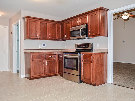 5th image of 1029 Glenhurst Way