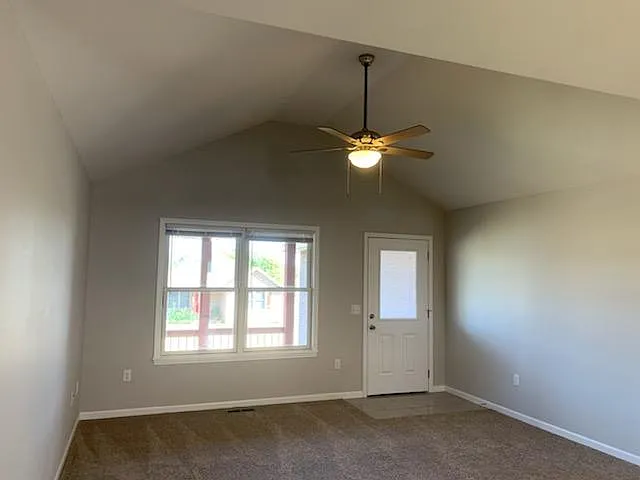 3 bed, 1300 sqft, $1,600 — Photo 2