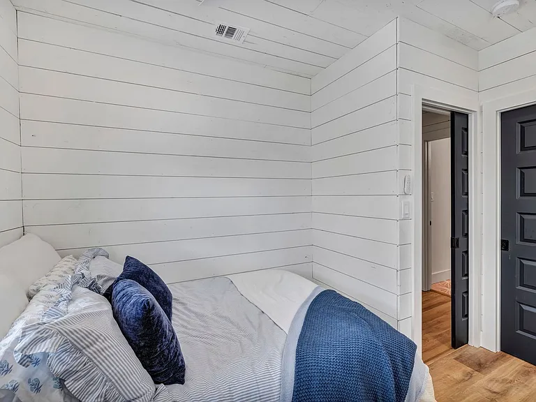 701 Harris Ave — Photo 33