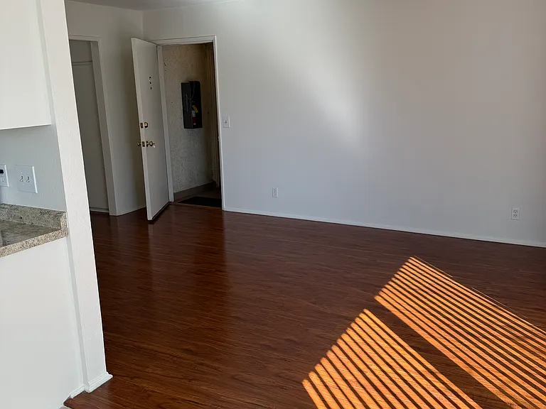 14551 Vose St #C — Photo 6