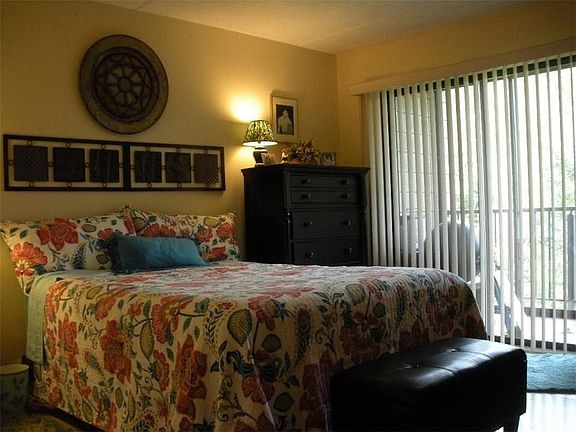 4th image of 650 E Greenwich Ave APT 2-308