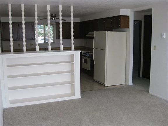 4th image of 2418 Siskiyou Blvd