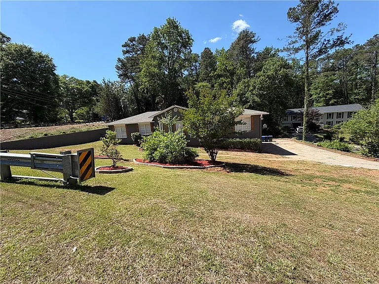 3336 Camelot Dr — Photo 73