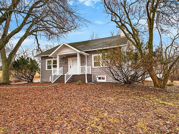 2nd image of 932 Lincoln Rd