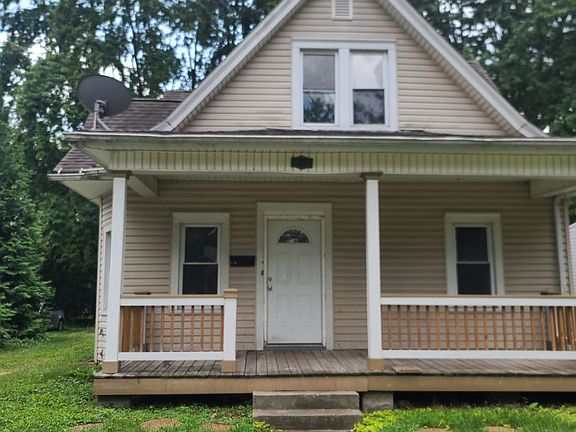 4th image of 1011 W Tremont St