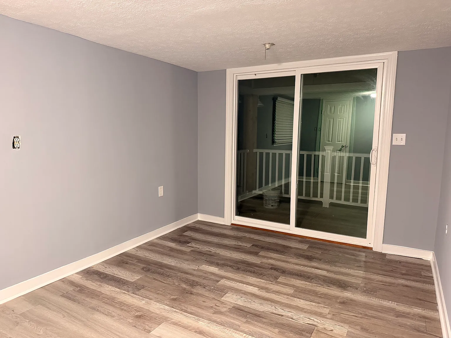 Studio, $1,000 — Photo 3